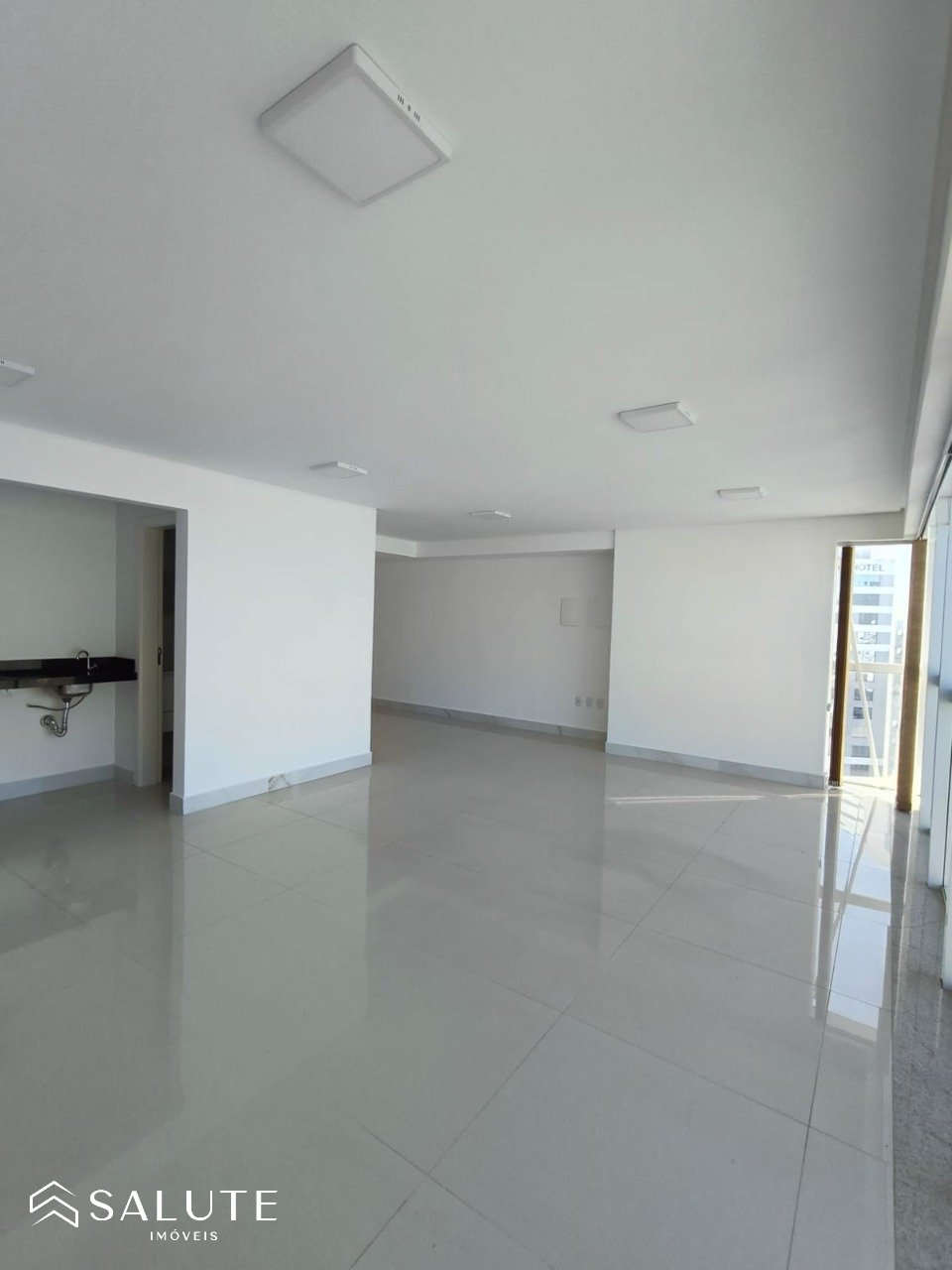 Sala comercial aluguel anual no Centro