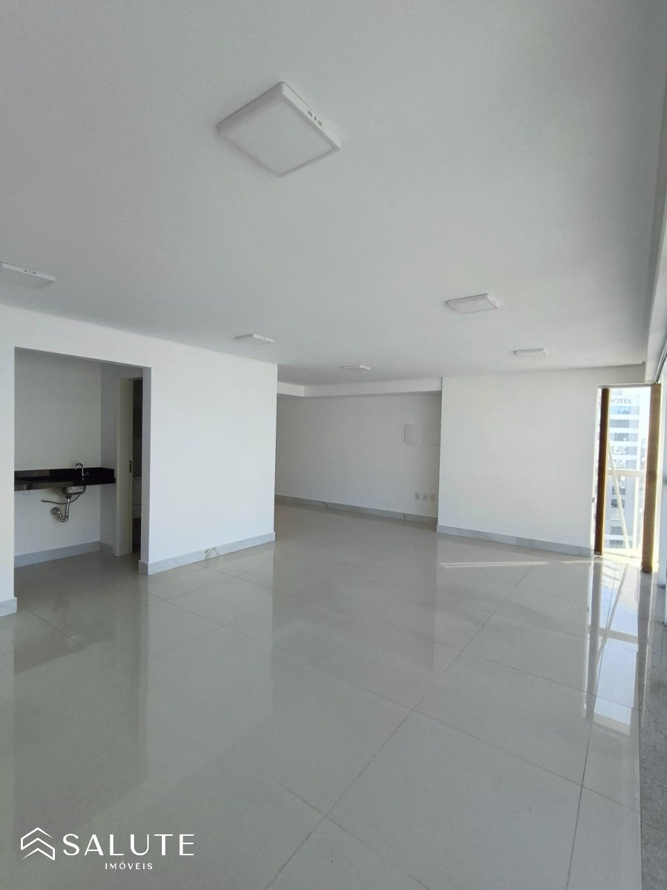 Sala comercial aluguel anual no Centro