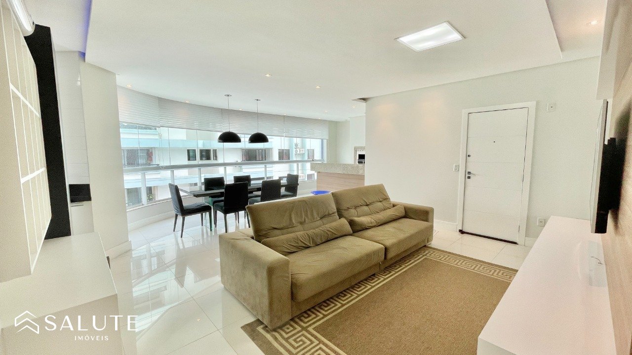 Apartamento locação anual 3 suítes Barra Sul