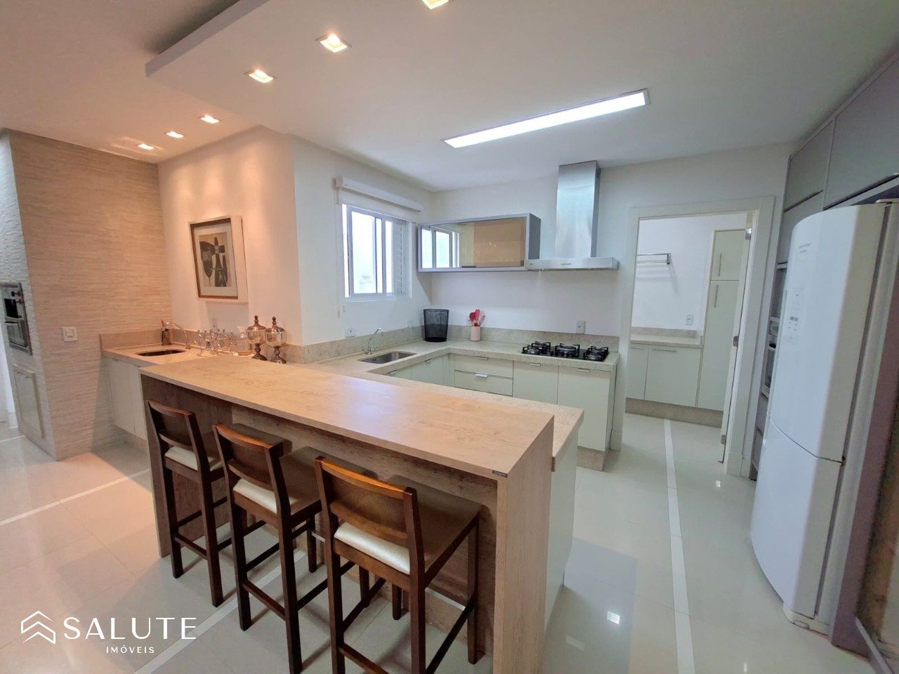 Apartamento à venda 3 suítes na Barra Sul