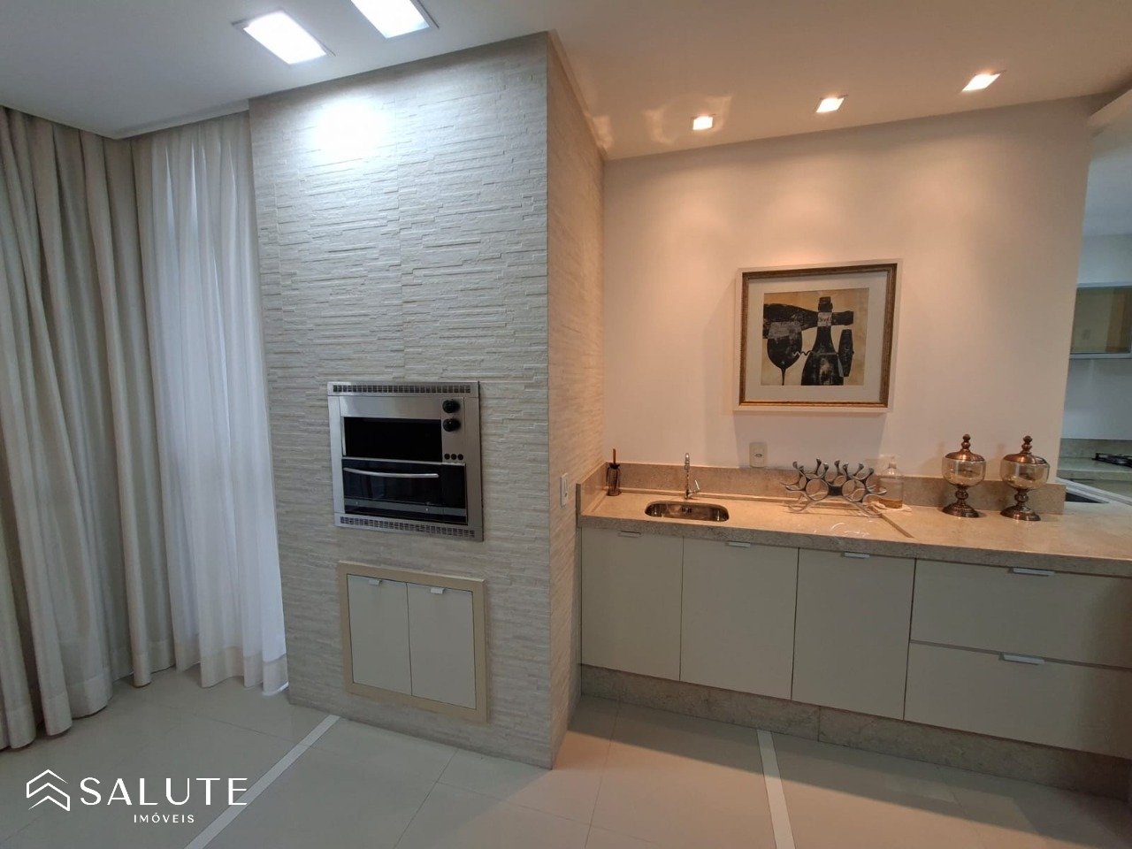 Apartamento à venda 3 suítes na Barra Sul