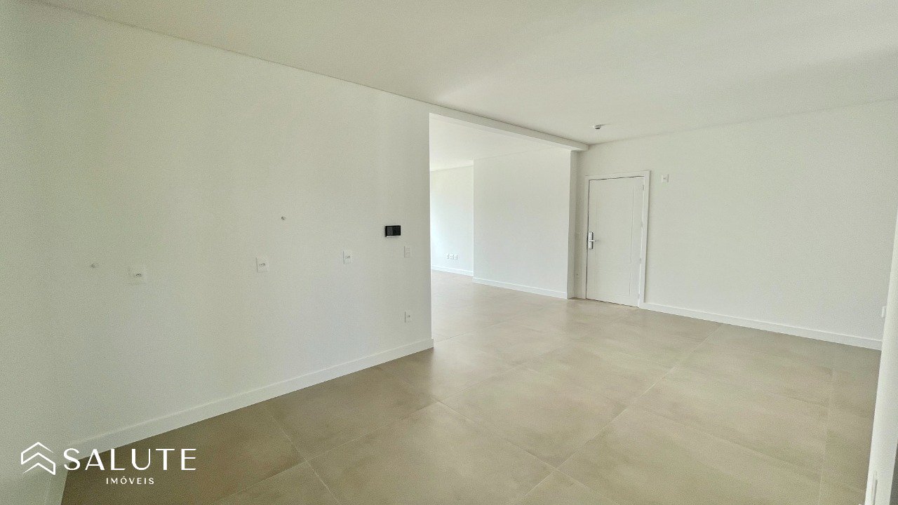 Apartamento a venda com 4 dormitórios na Barra Sul