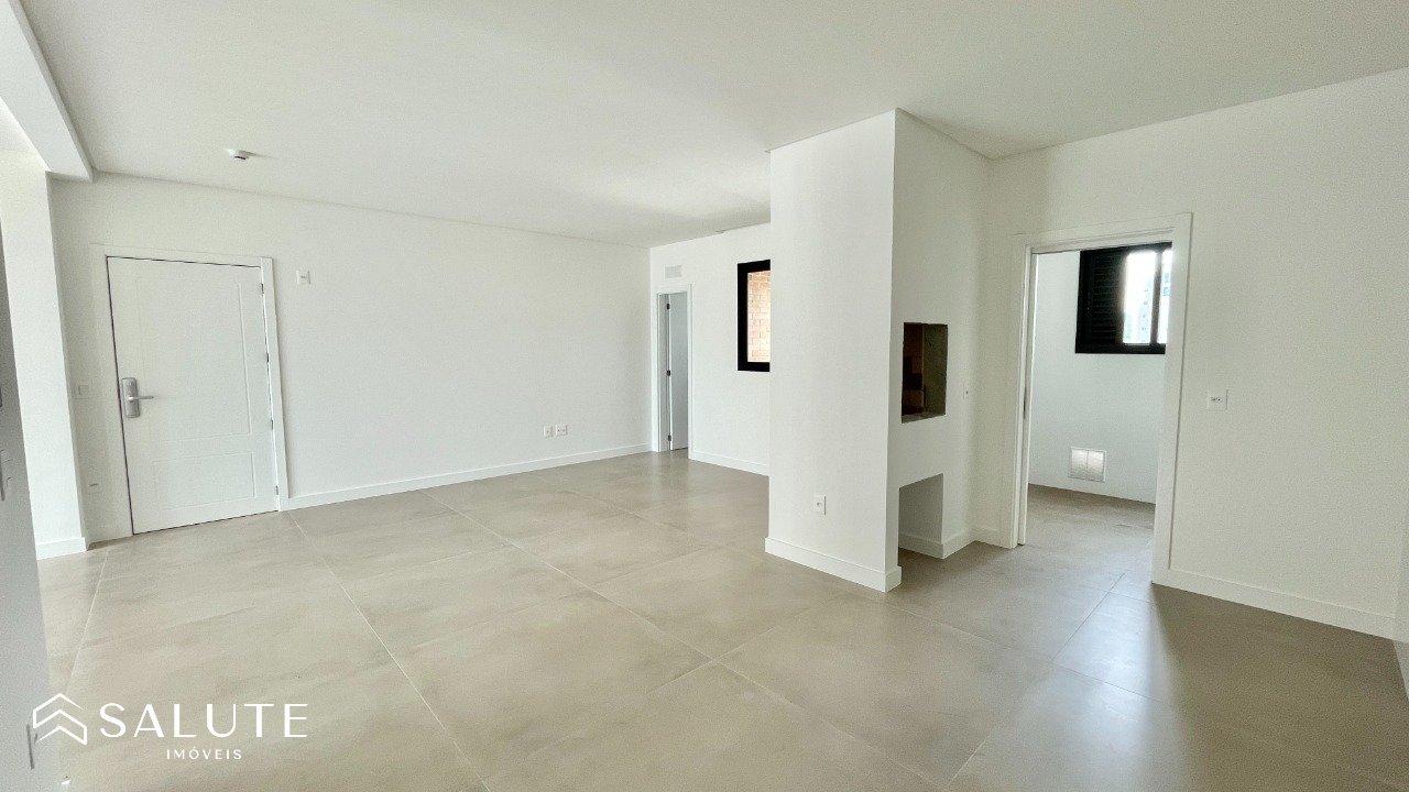 Apartamento a venda com 4 dormitórios na Barra Sul