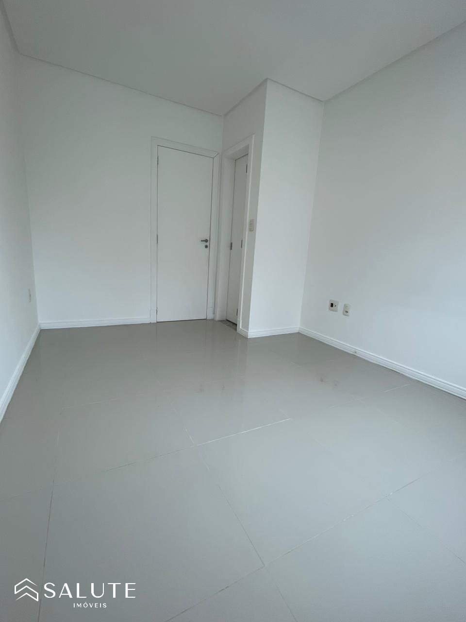 Apartamento 1 dormitório à venda nas Nações