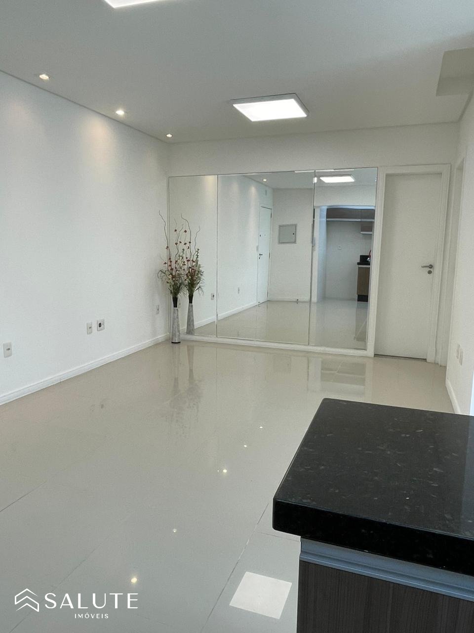 Apartamento 1 dormitório à venda nas Nações