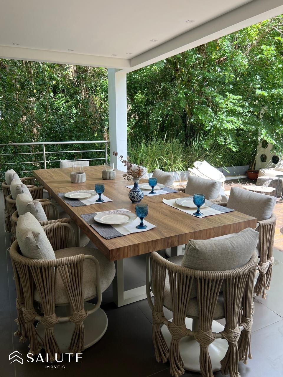 Casa à venda com 5 suítes na Praia Brava