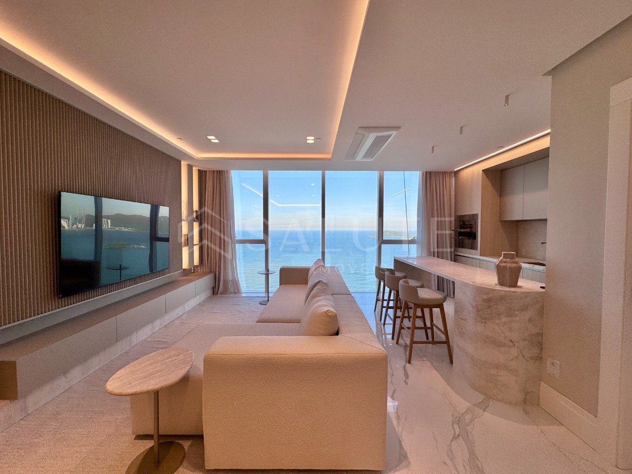 Apartamento à Venda com 4 Suítes na Barra Norte