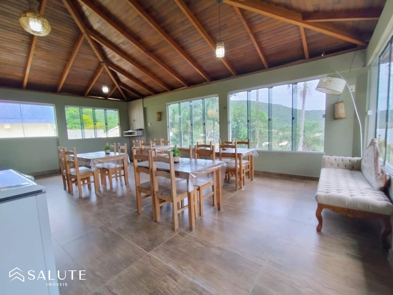 Casa á venda 4 Dormitórios na Praia das Taquaras