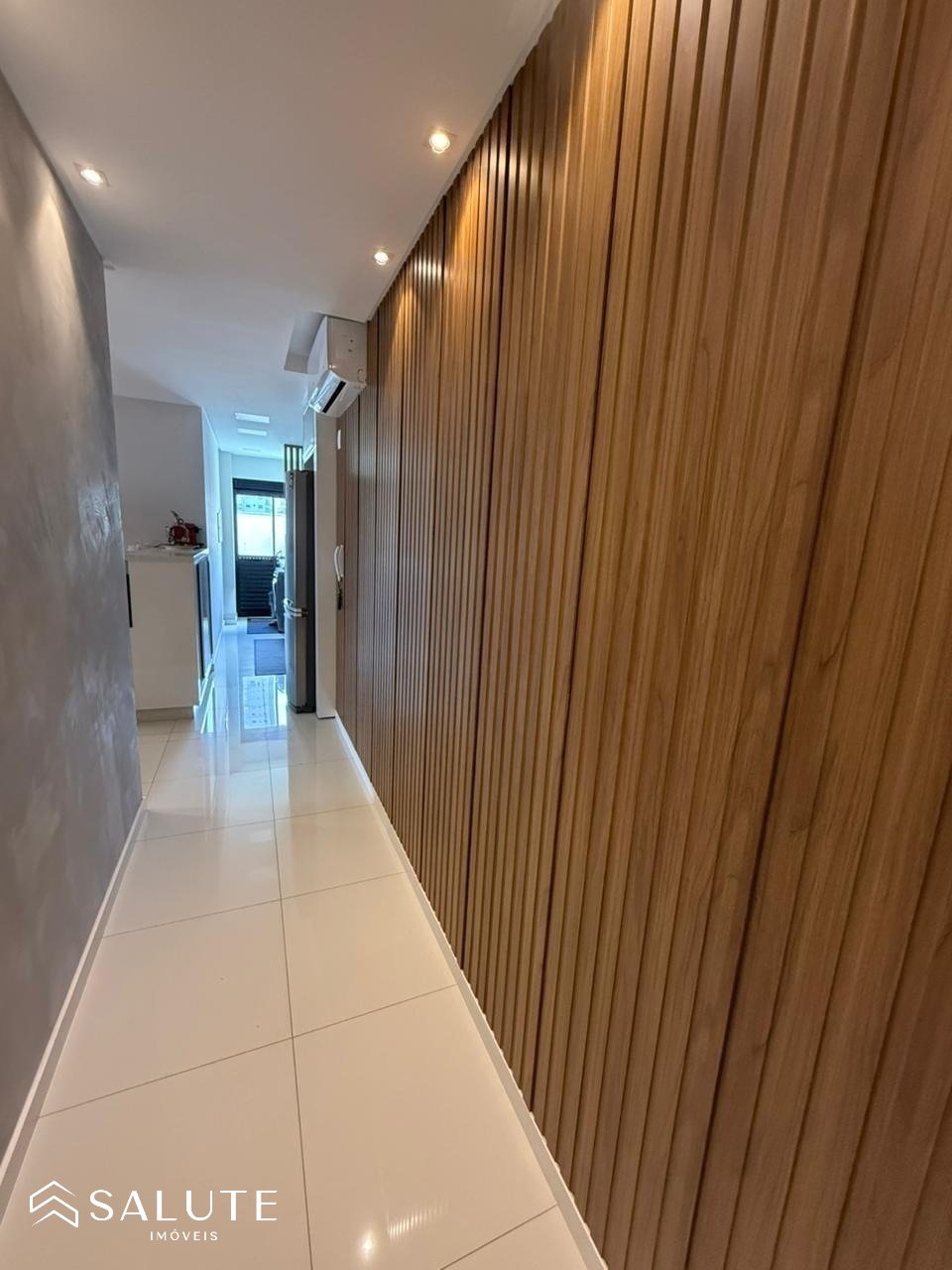 Apartamento á venda com 2 dormitório no Centro.