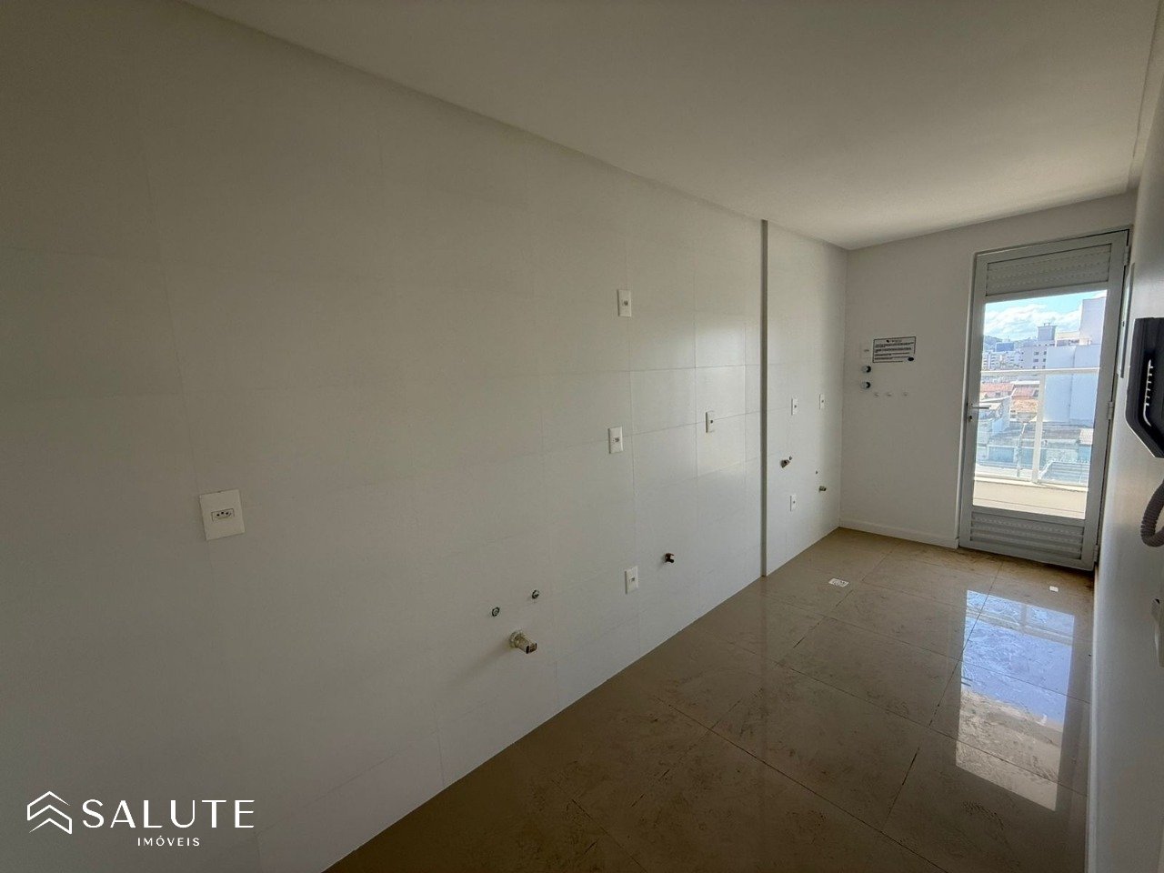 Apartamento 2 dormitórios à venda em Camboriú