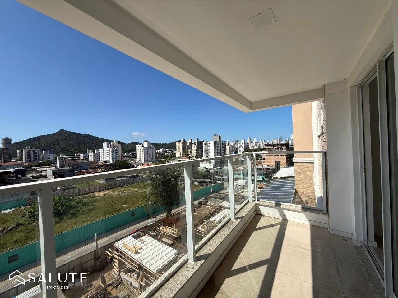 Apartamento 2 dormitórios à venda em Camboriú