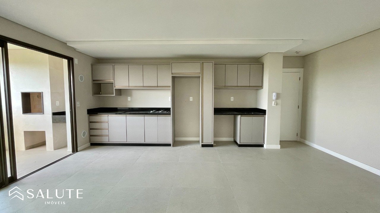 Apartamento à aluguel anual com 3 dormitórios