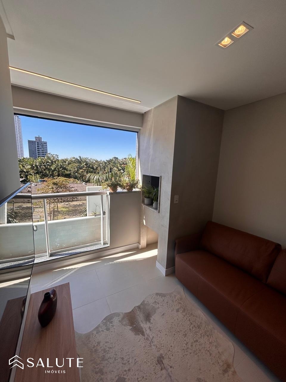 Apartamento à venda com 2 Dormitórios Praia Brava.
