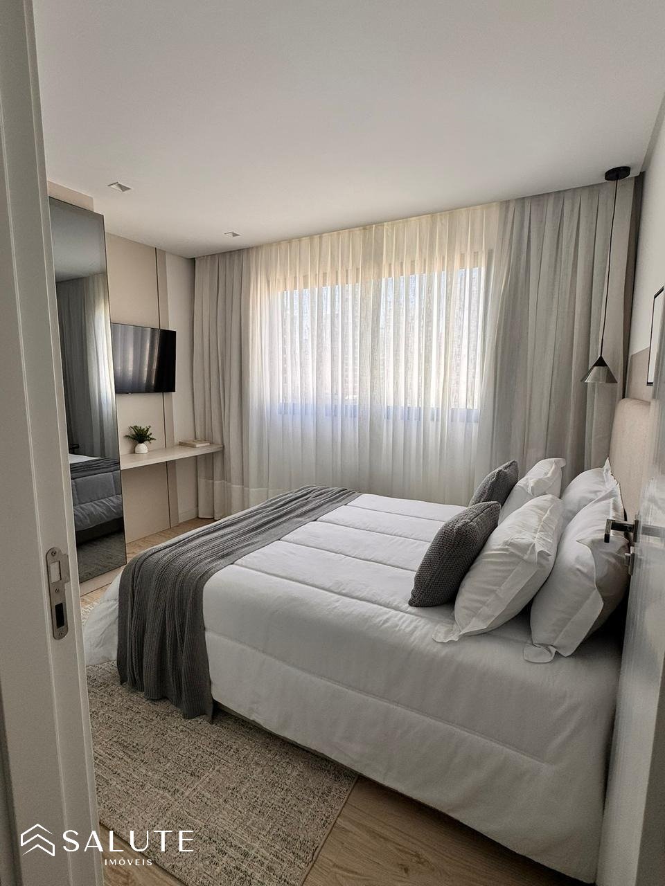 Apartamento à Venda com 2 dormitórios no Centro.