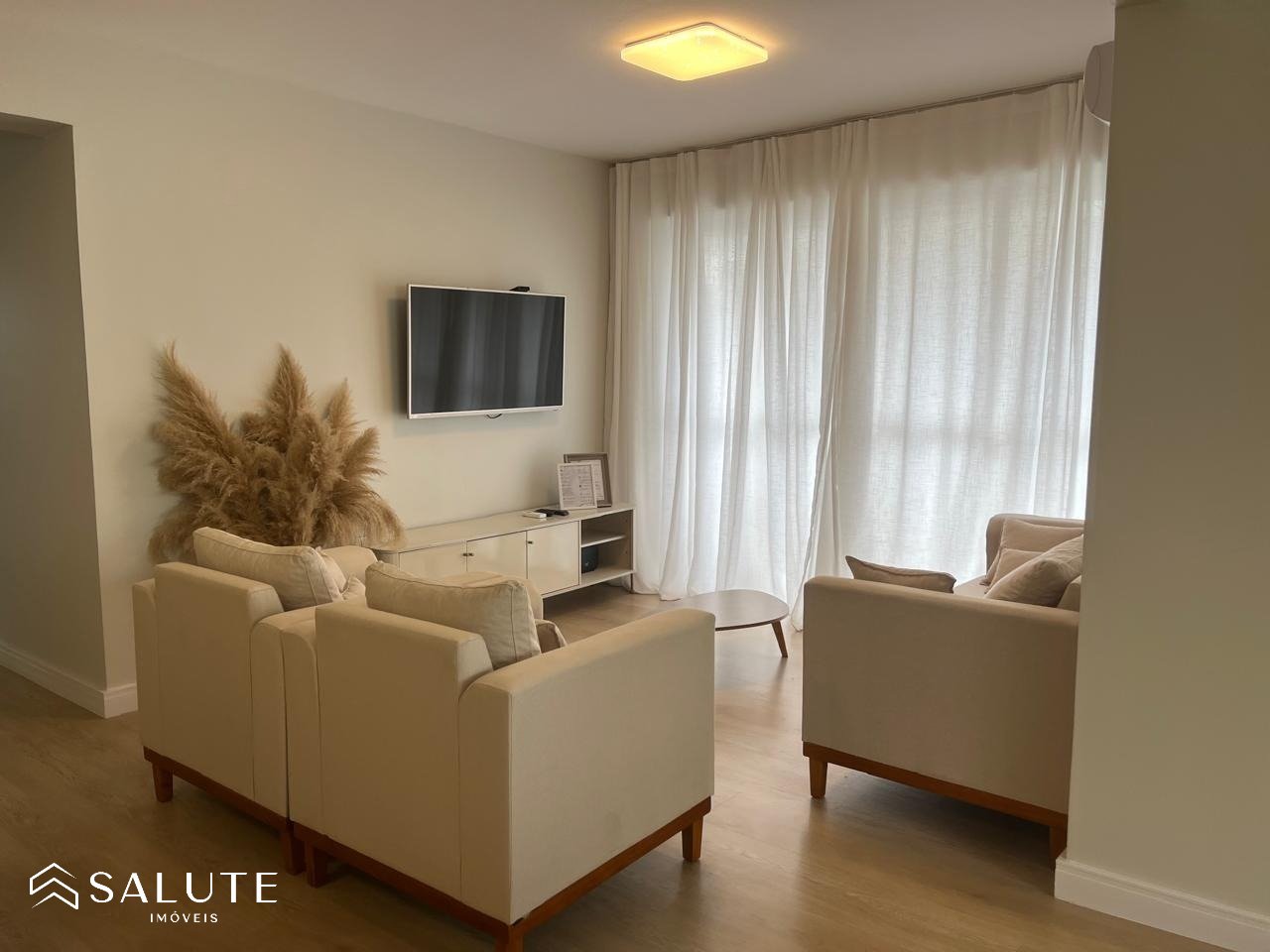 Apartamento à venda com 4 dormitórios no Centro