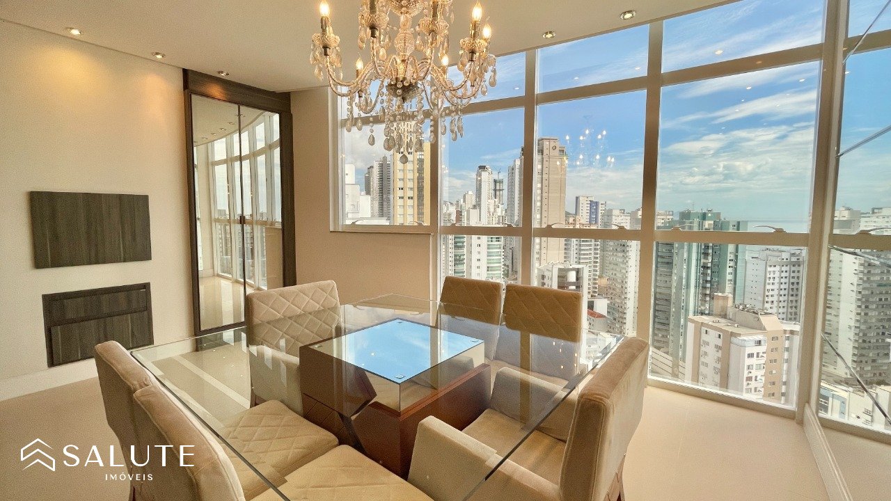 Apartamento locação anual 3 suítes na Barra Sul