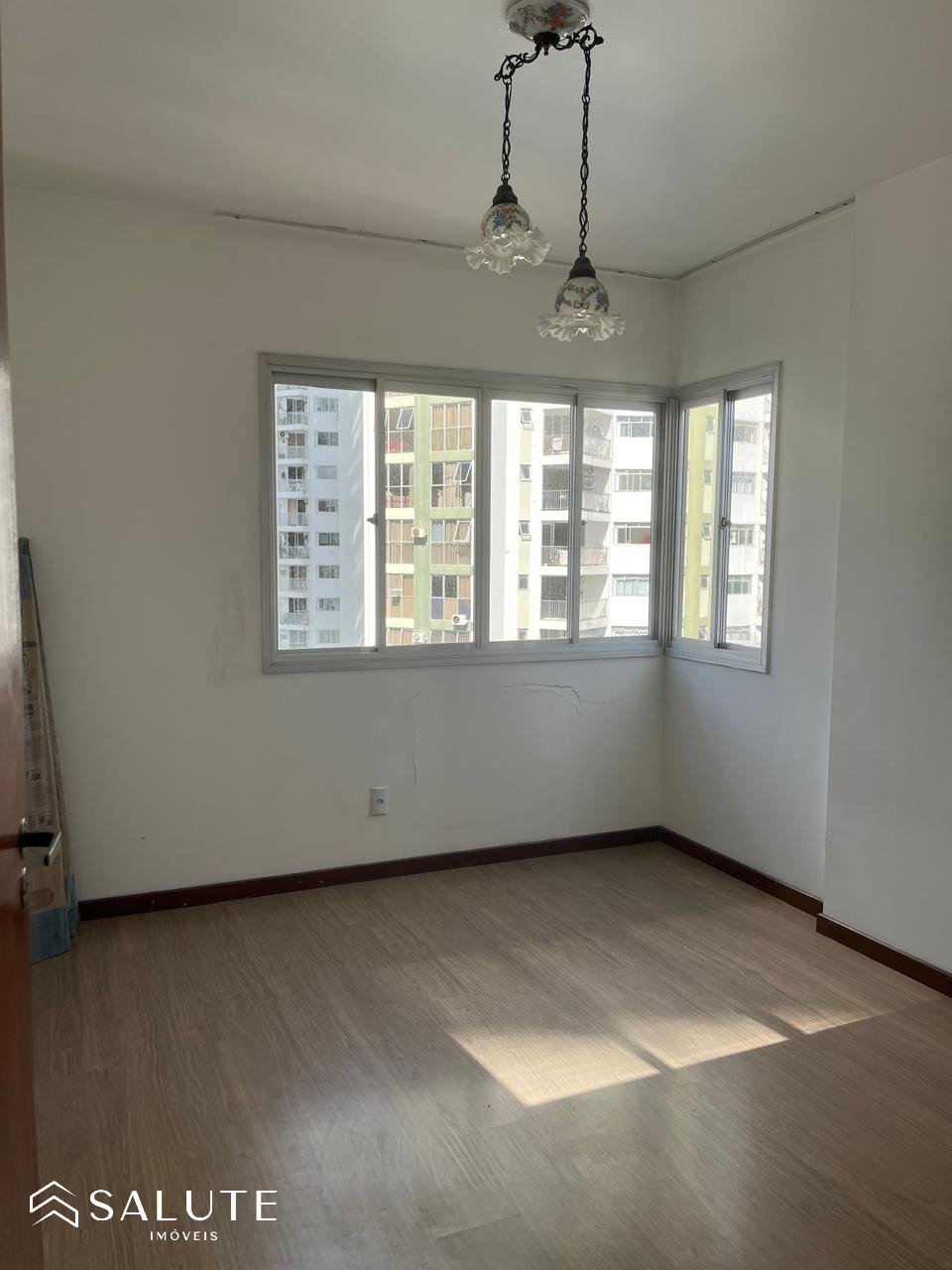 Apartamento venda 4 dormitórios no Centro