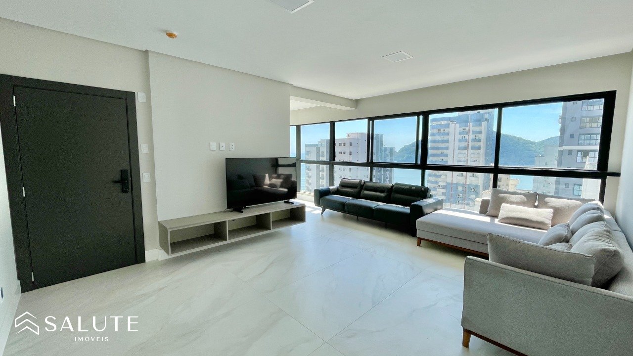 Apartamento locação anual 4 suítes Barra Sul