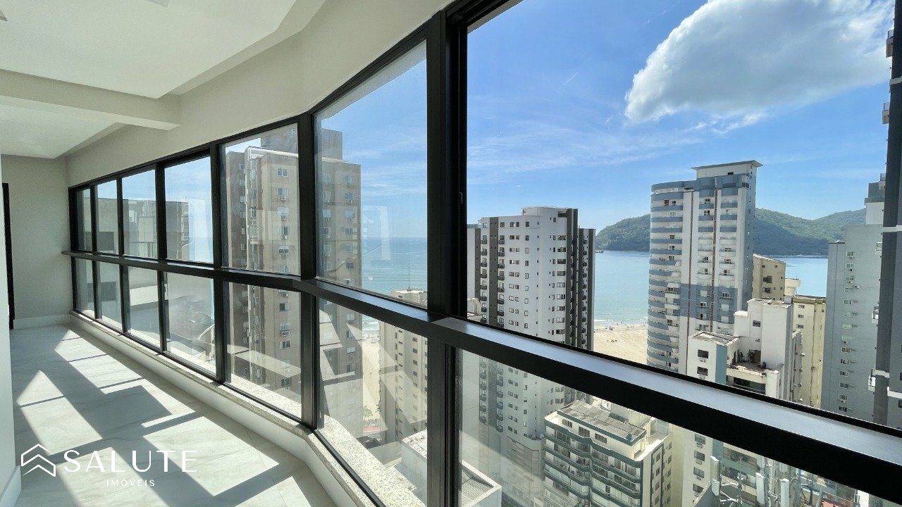 Apartamento locação anual 4 suítes Barra Sul