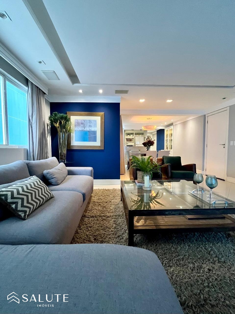 Apartamento à venda 3 suítes na Barra Sul