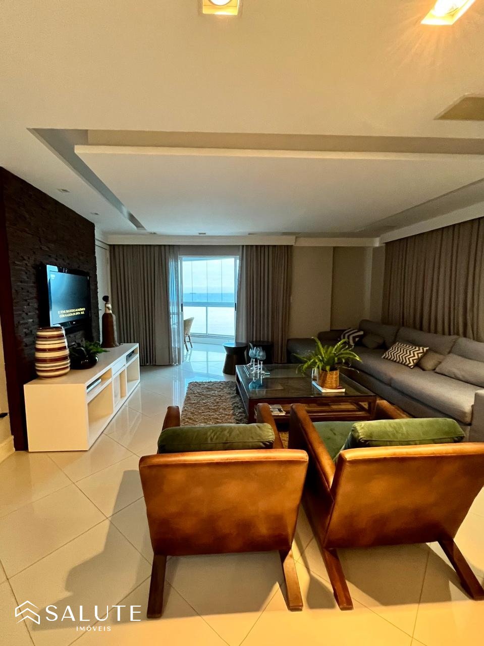 Apartamento à venda 3 suítes na Barra Sul