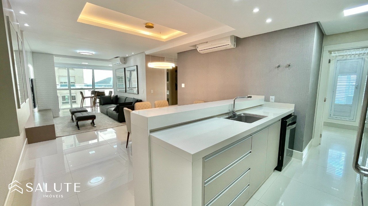 Apartamento á venda com 3 suítes na Barra Norte.