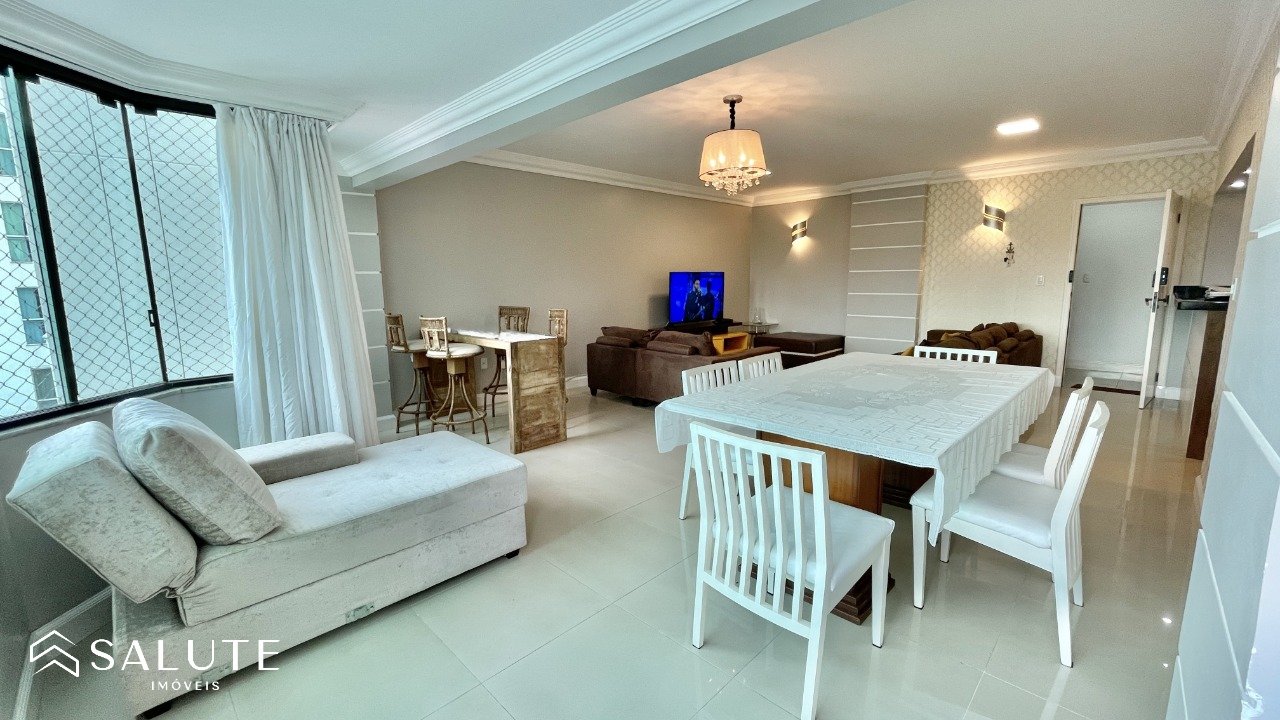 Apartamento aluguel anual 3 Dormitórios no Centro.