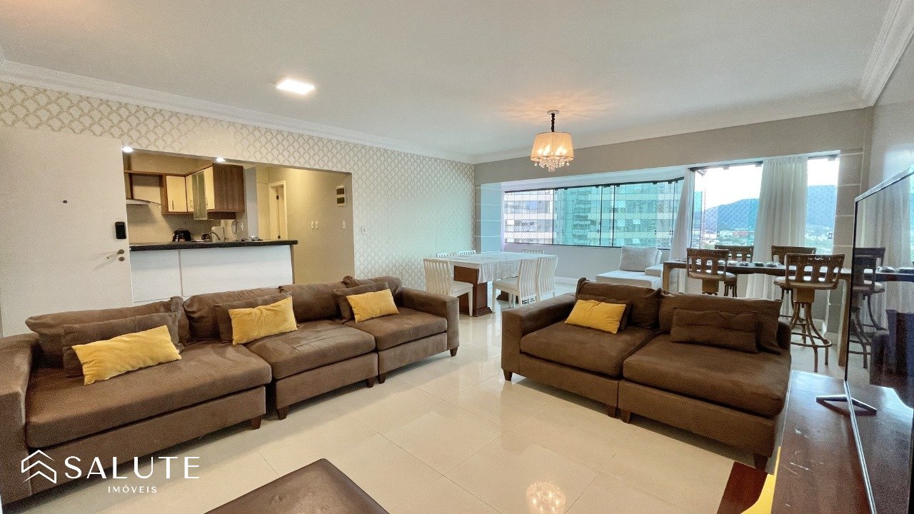 Apartamento aluguel anual 3 Dormitórios no Centro.
