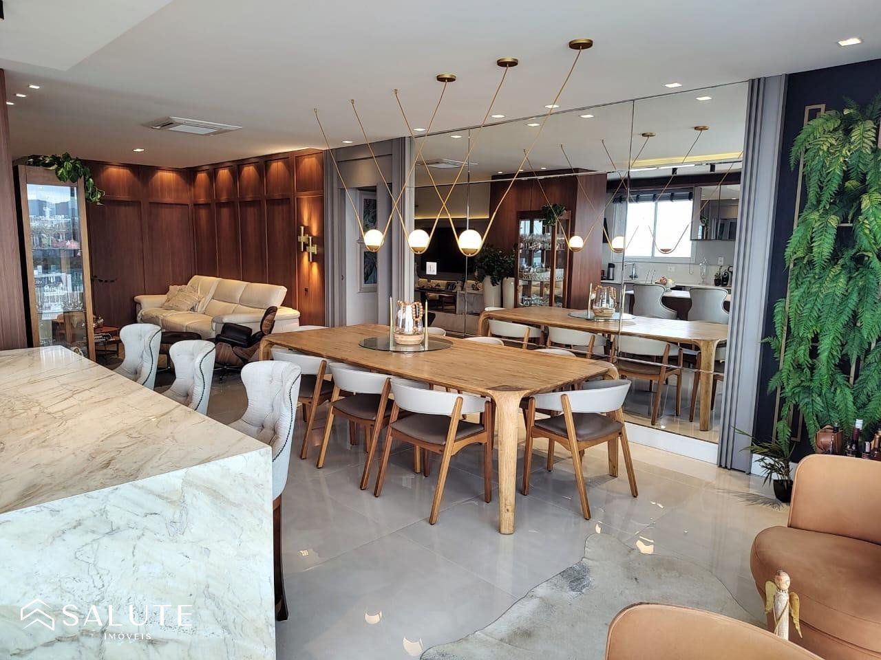 Apartamento à venda com 4 dormitórios no Centro