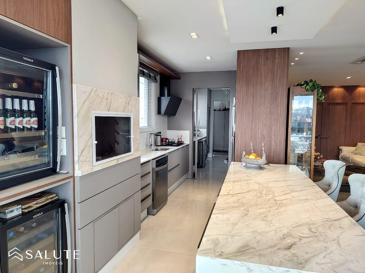 Apartamento à venda com 4 dormitórios no Centro