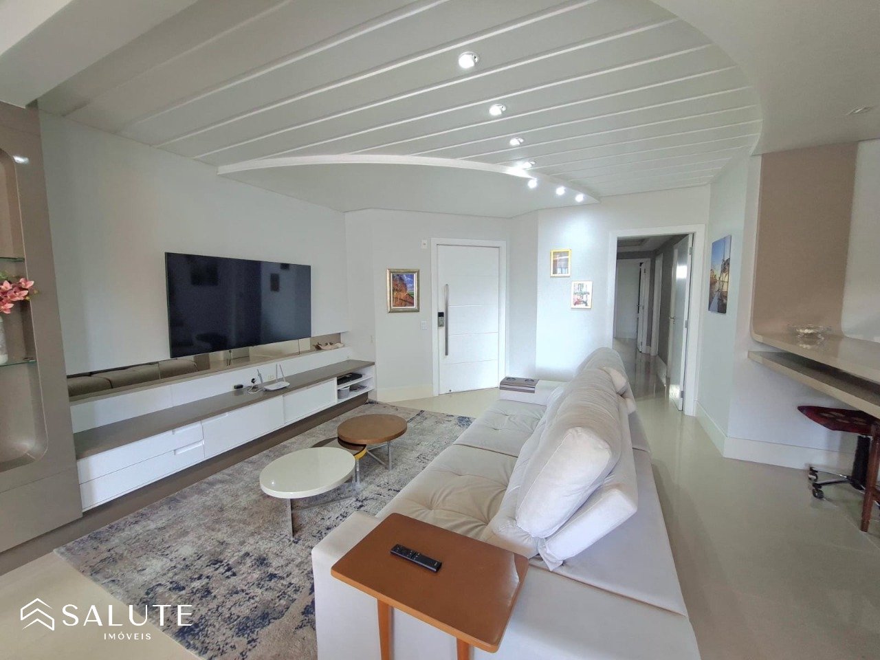 Apartamento aluguel anual 3 dormitórios Barra Sul