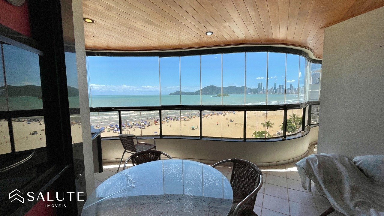 Apartamento à venda 4 dormitórios na Barra Norte.