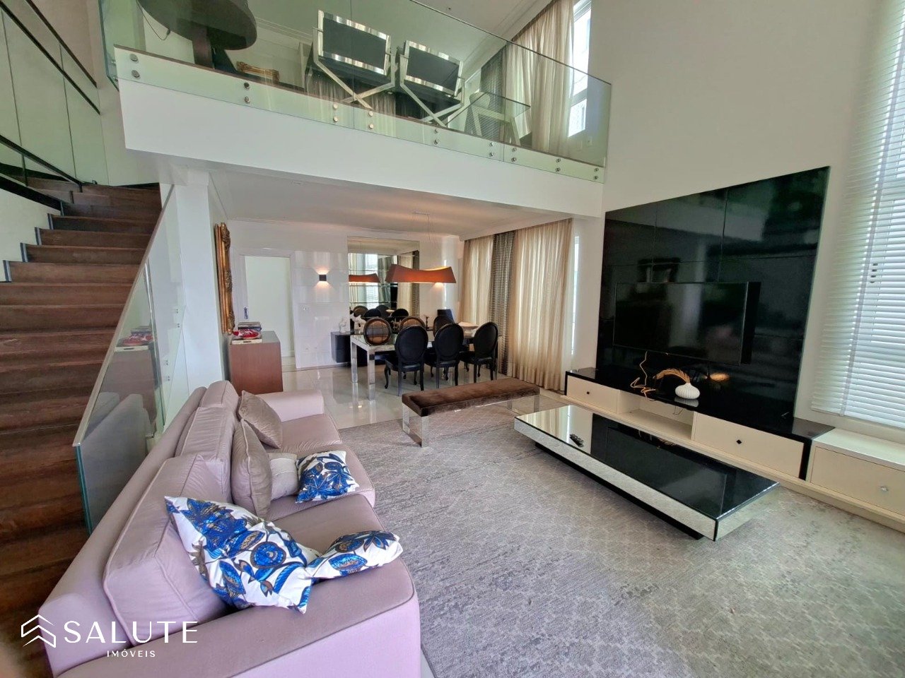 Apartamento aluguel anual 4 suítes na Barra Sul
