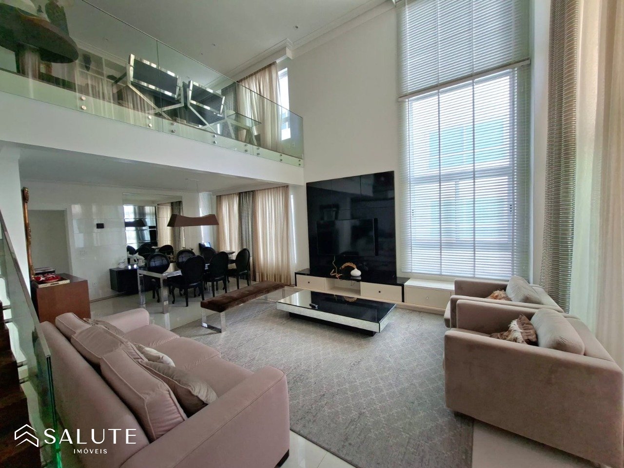 Apartamento aluguel anual 4 suítes na Barra Sul