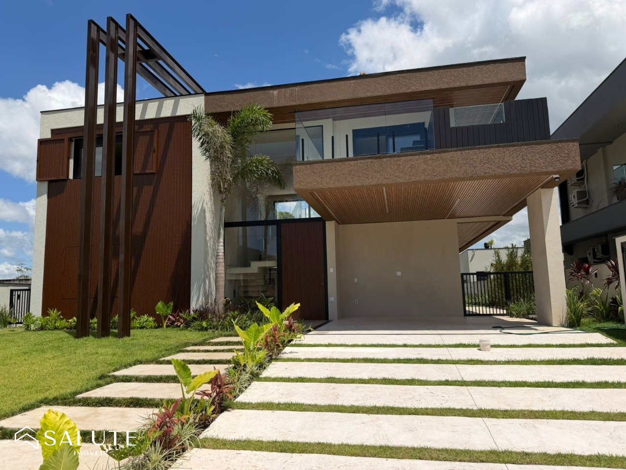 Casa à venda com 3 suítes em Camboriú