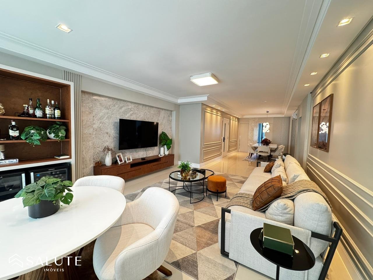 Apartamento à venda 3 suítes no Centro