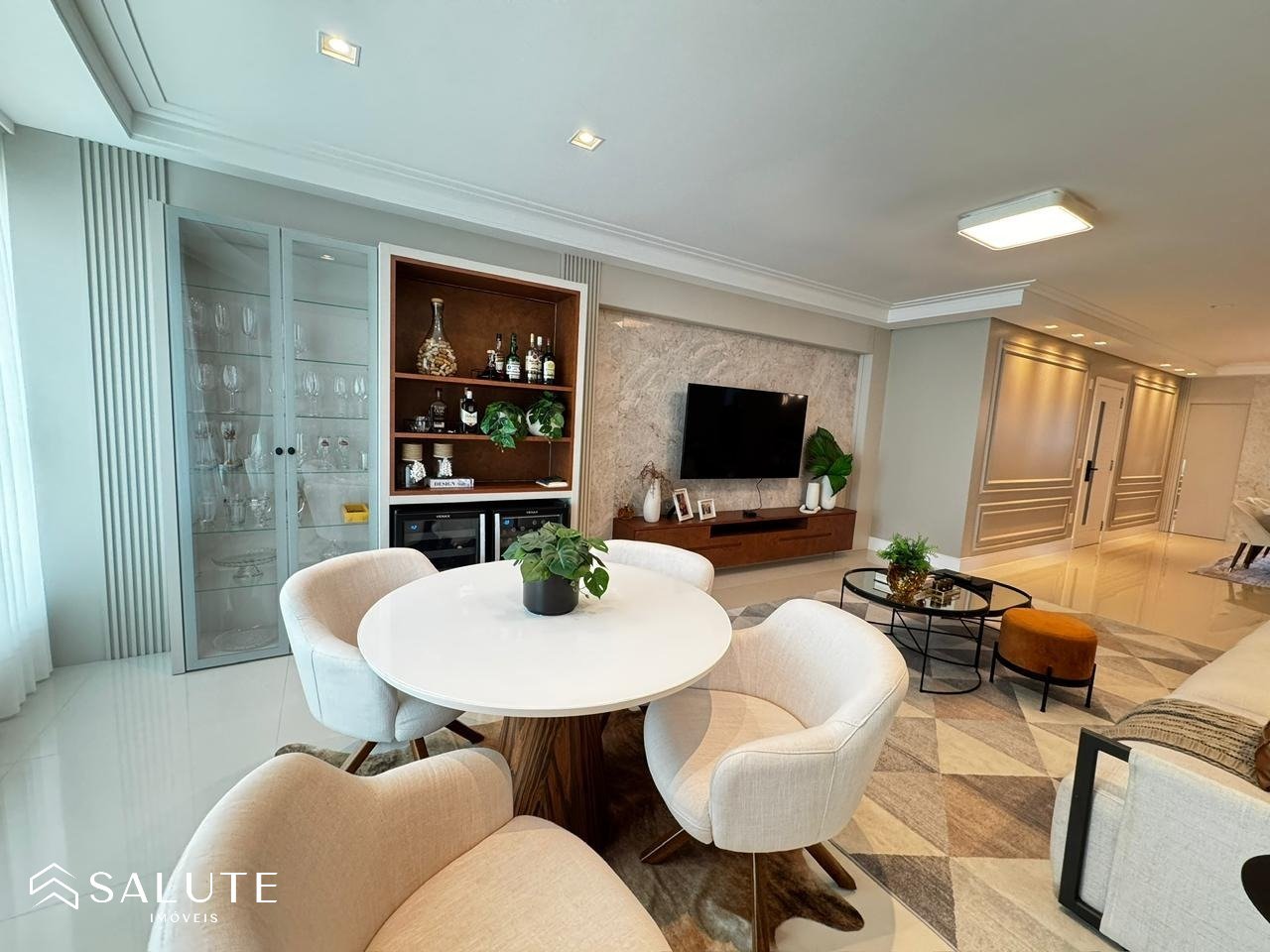 Apartamento à venda 3 suítes no Centro
