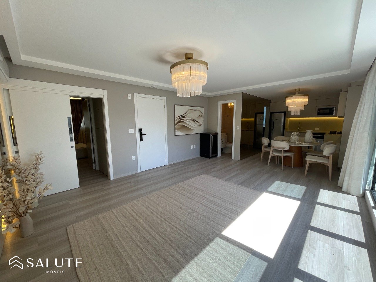 Apartamento á venda com 3 suítes na Quadra Mar
