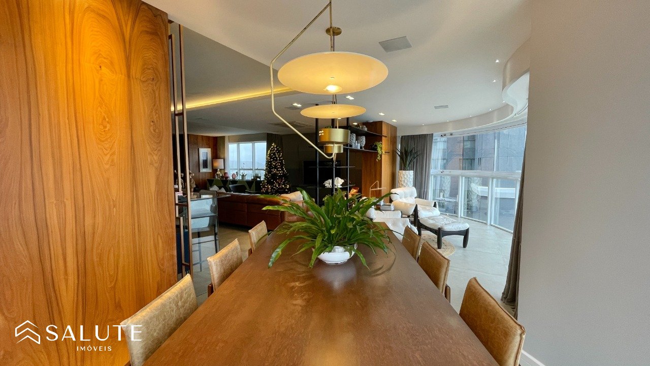 Apartamento aluguel anual 4 suítes na Barra Sul