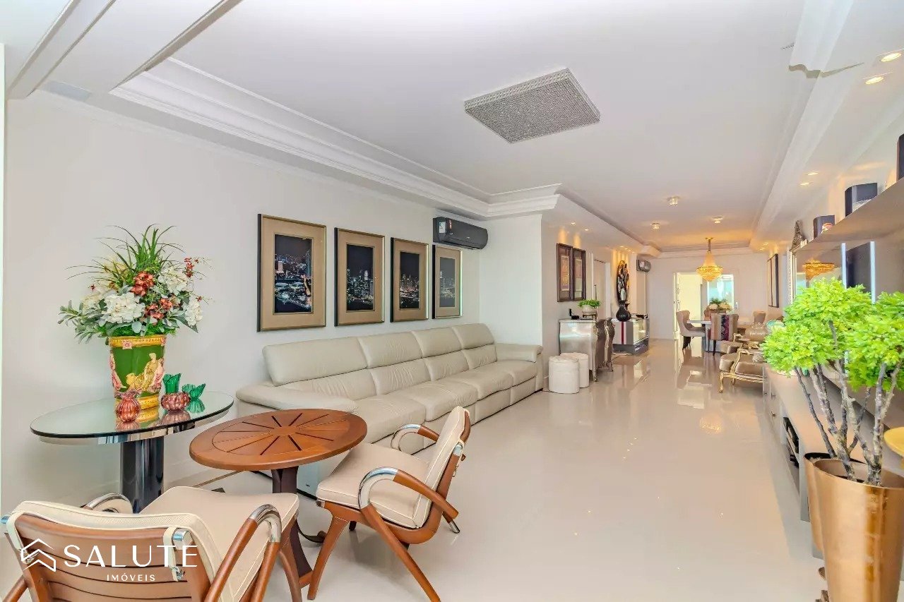Apartamento à venda 3 suítes na Barra sul.