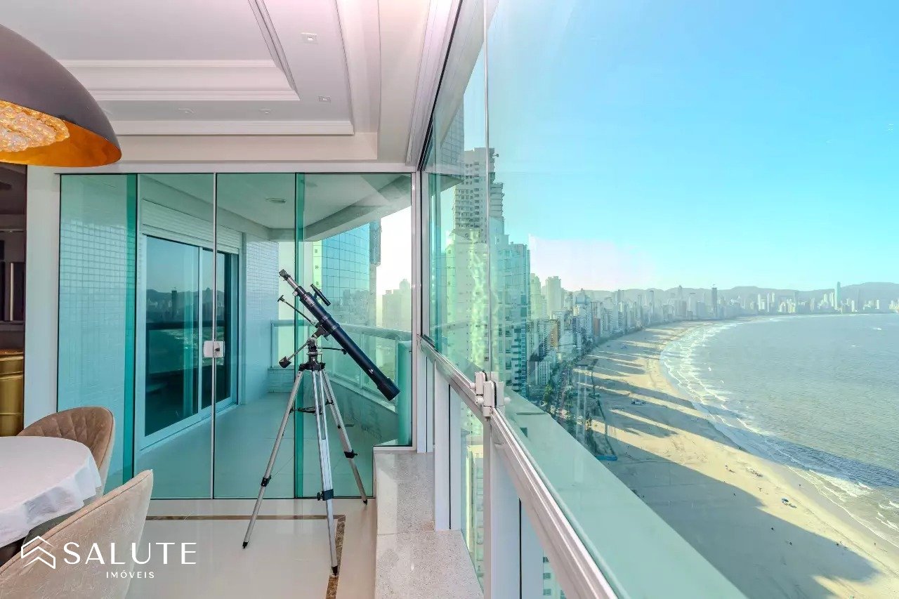 Apartamento à venda 3 suítes na Barra sul.
