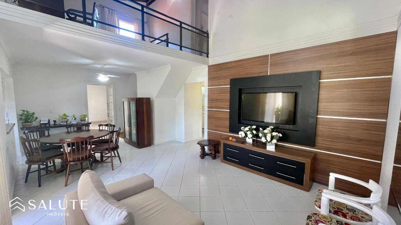 Casa à venda com 3 dormitórios no Centro