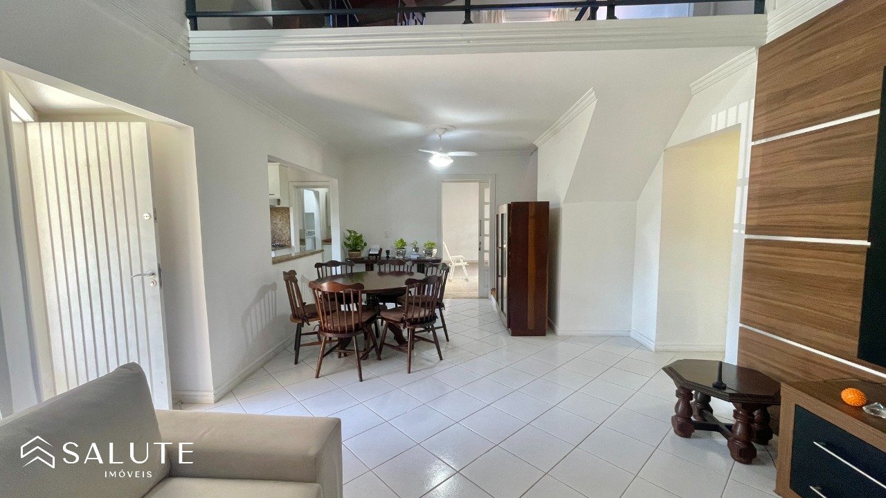 Casa à venda com 3 dormitórios no Centro