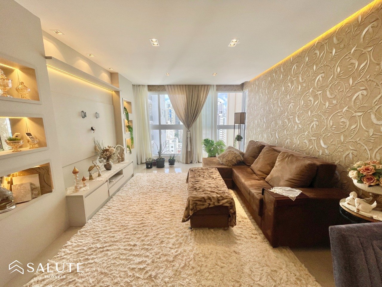 Apartamento a venda com 3 suítes no Centro