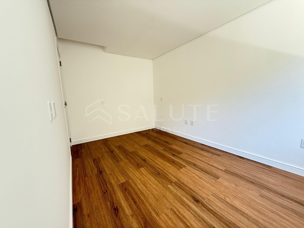Apartamento à venda 3 dormitórios Barra.