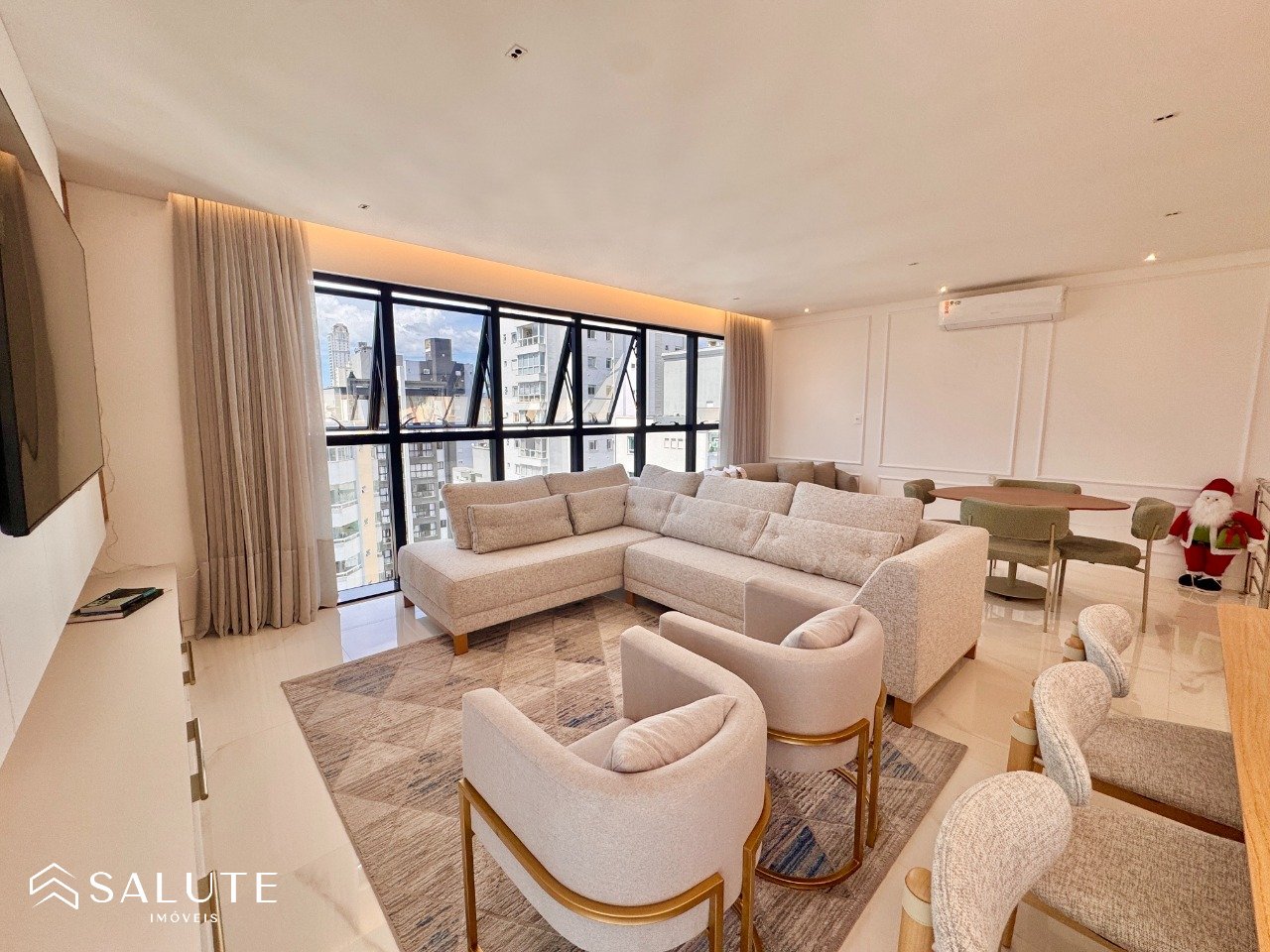 Cobertura duplex à venda 4 suítes no Centro