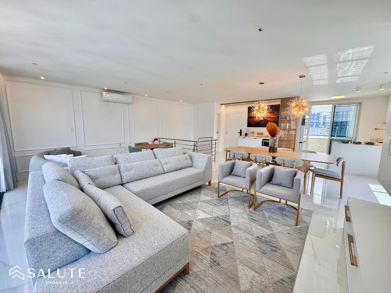 Cobertura duplex à venda 4 suítes no Centro