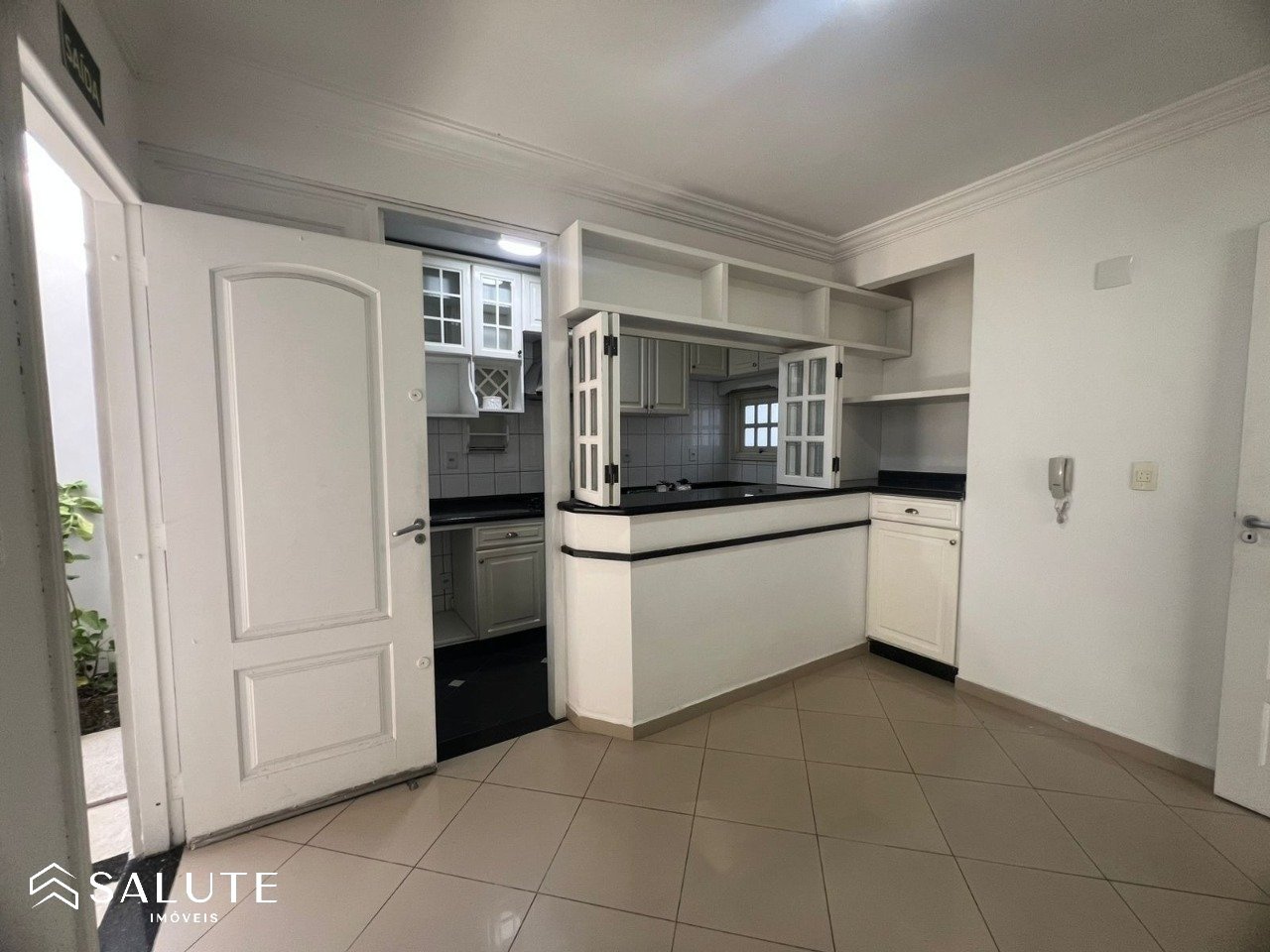 Casa à venda com 2 dormitórios no Centro