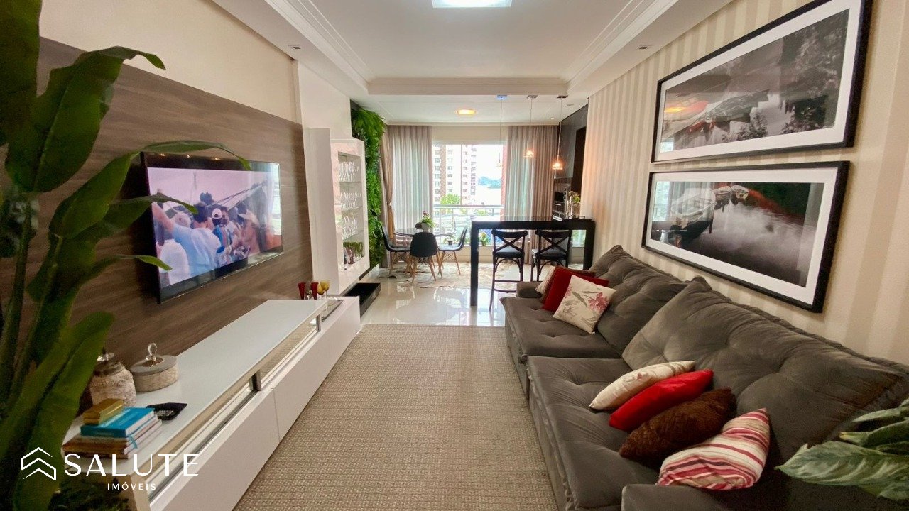 Apartamento locação anual 3 suítes Barra Sul
