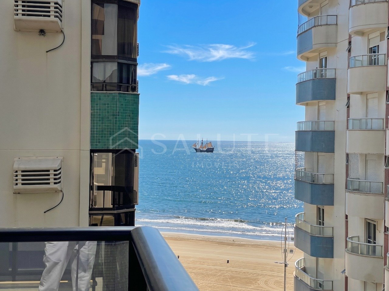 Apartamento à venda 4 suítes na Barra Sul.